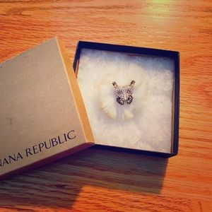 Banana republic animal brooche
